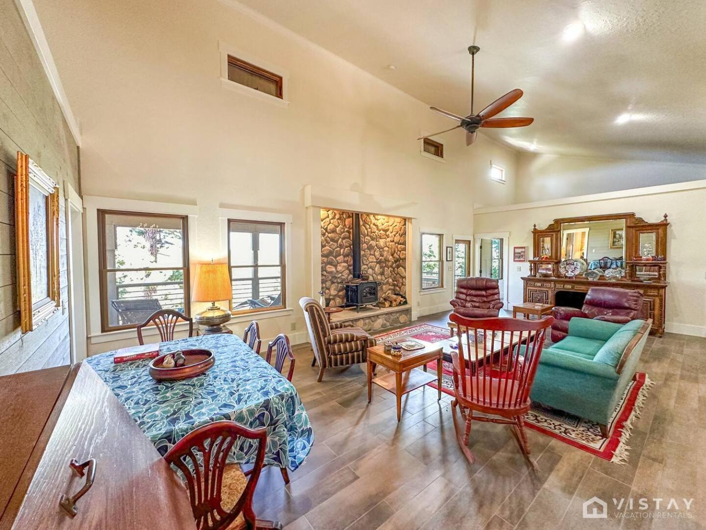 Вилла Summit Pines Hideaway - Amazing Mountain Views! Duck Creek Village Экстерьер фото