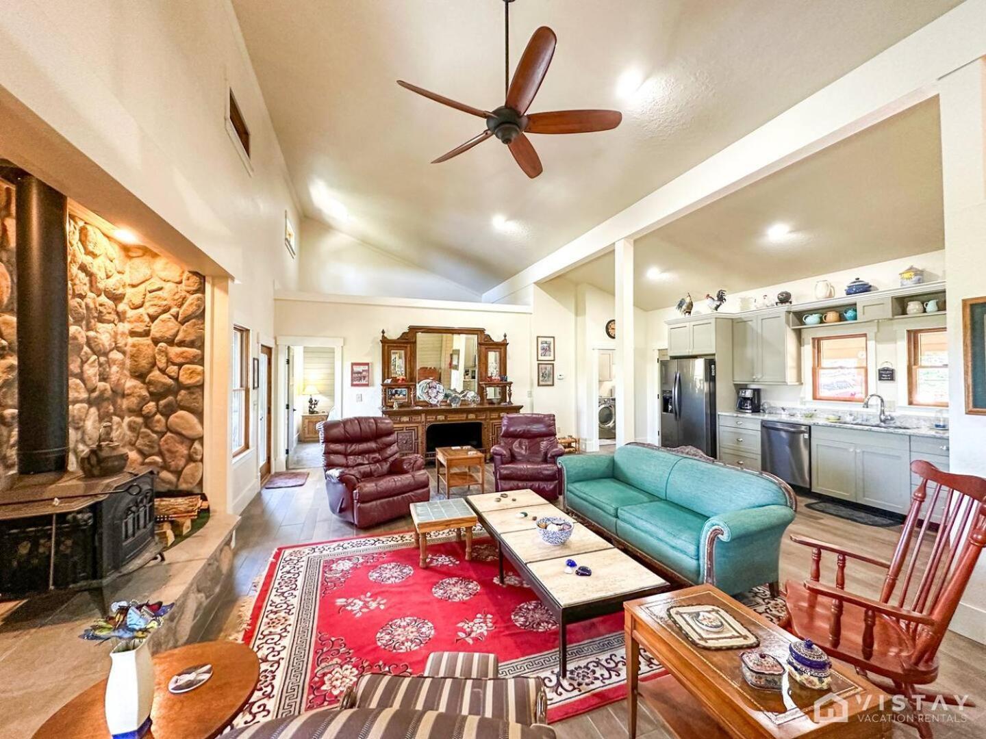 Вилла Summit Pines Hideaway - Amazing Mountain Views! Duck Creek Village Экстерьер фото